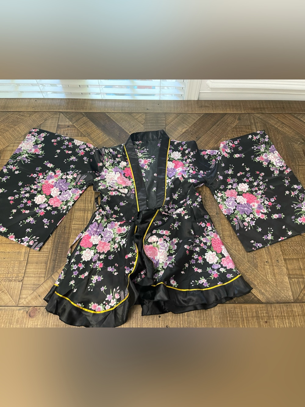 Women's Short Floral Kimono Cosplay Dress Robe - Sakura Pattern